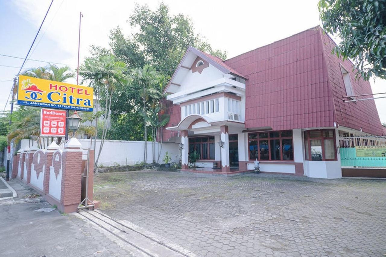 Reddoorz Near Kampus 3 Uty Yogyakarta Hotel Exterior photo